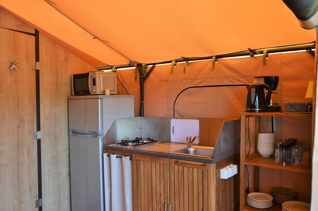 Camping Le Mas De Riri Celles  Eksteriør bilde
